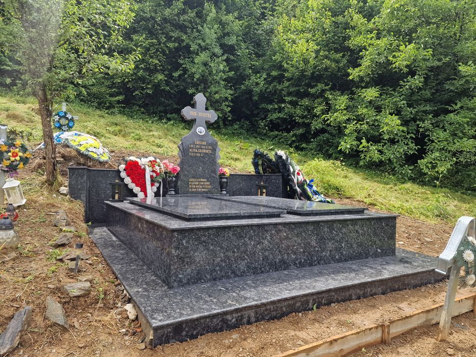 Execut Lucrari Funerare Cruci Cavouri Marmura Granit