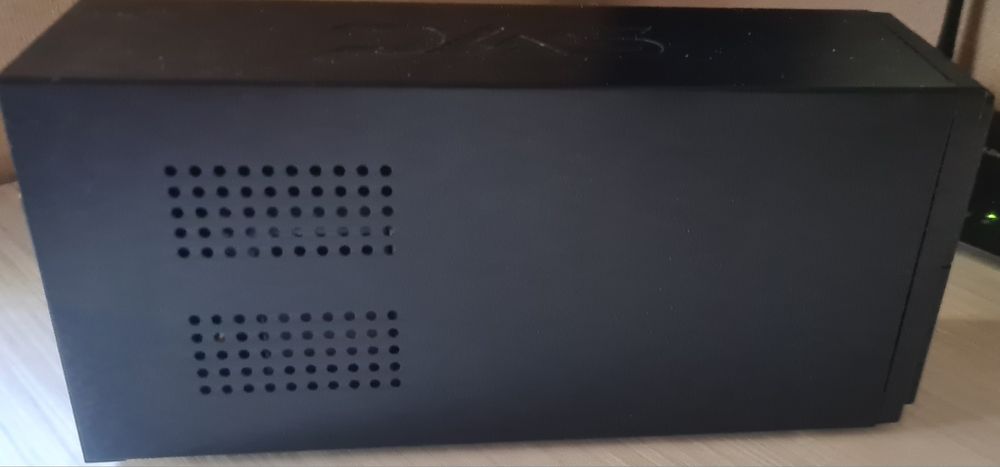 UPS ИБП Бесперебойник SVC V-650-L