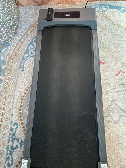 Беговой дорожка с пултом