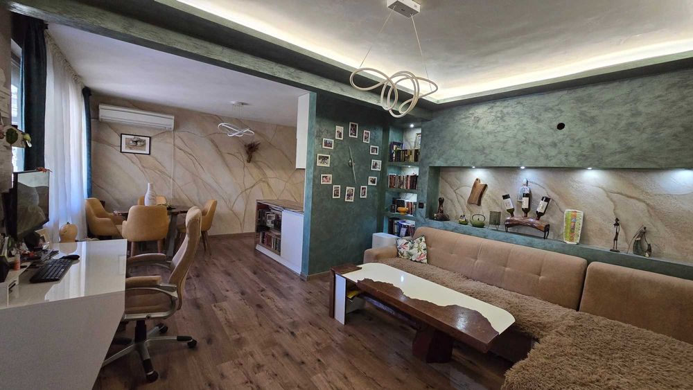 Продава се Тристаен апартамент в Пловдив, Старият град - 115 кв.м за 887 €/кв.м - Снимка #1