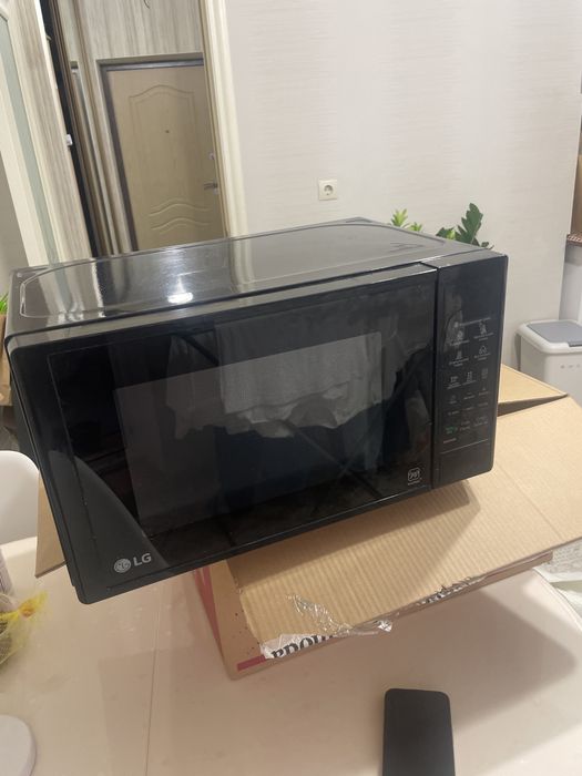 Микроволнова печь LG