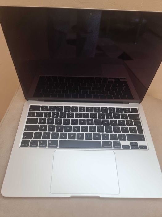 MacBook Air 13″ M4 / 16GB /256GB SSD