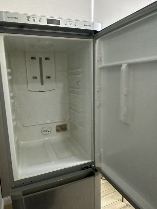 Продам холодильник рабочий