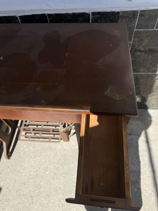 Masina de cusut Ileana cu mobilier