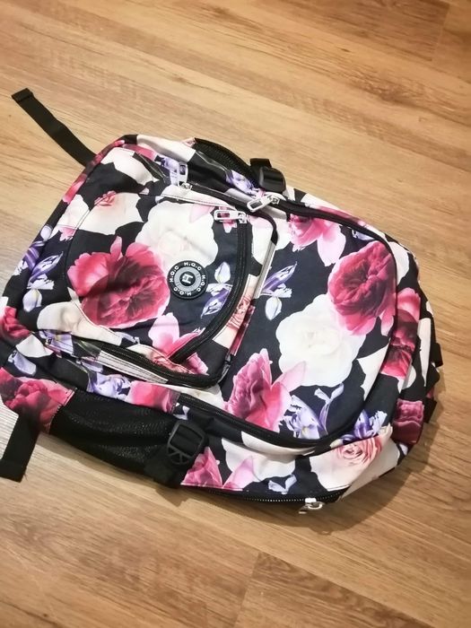 Раница чисто нова