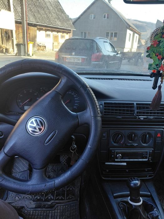 Vând Volkswagen passat 1.6 benzina 1998