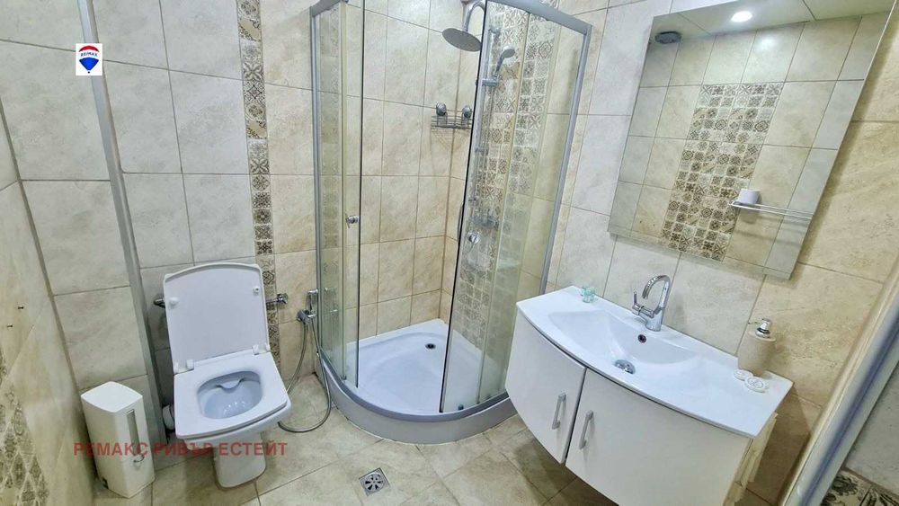 Двустаен апартамент в кв. Родина 1