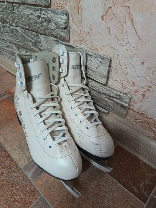 Коньки фигурные Б/У