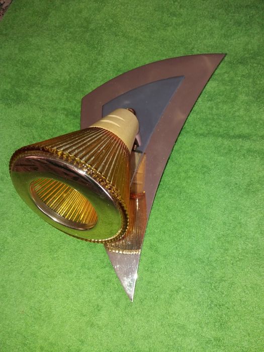 Настенный светильник.