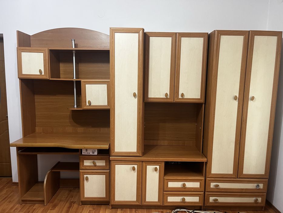 Mobilă sufragerie completă – bibliotecă + dulapuri + birou, stare foarte bună