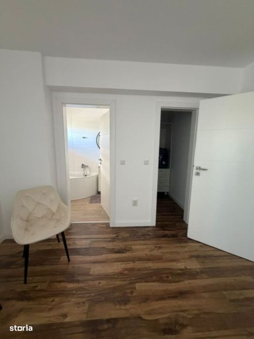 Apartament zona Isu , 3 camere !