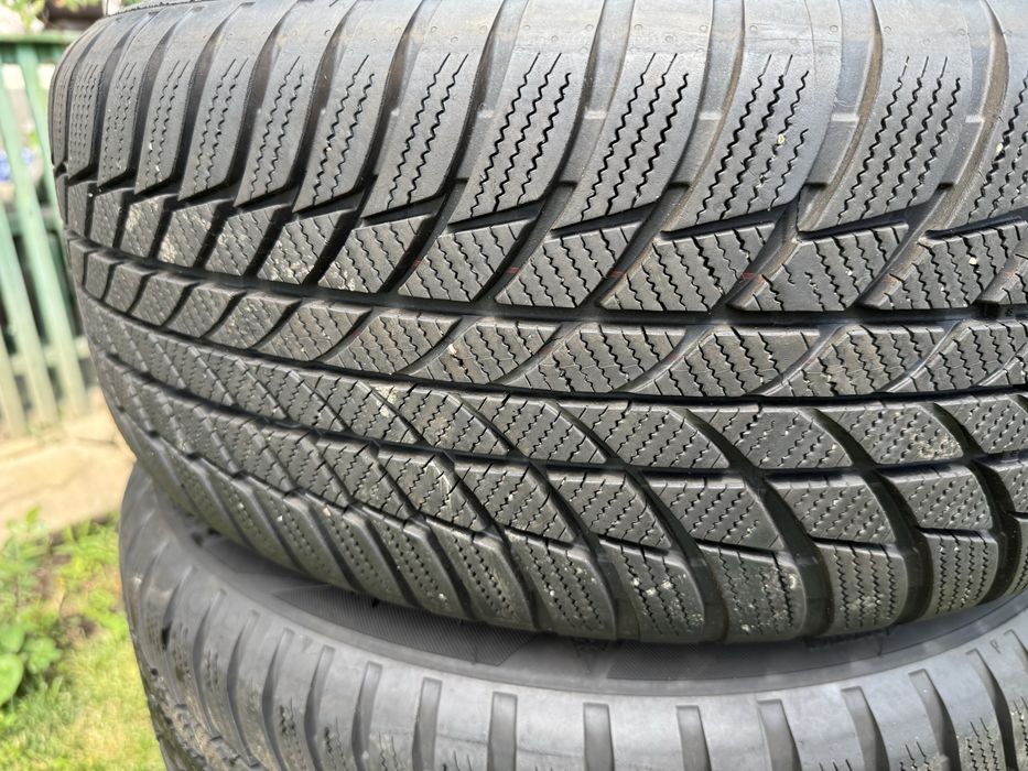 Продавам оригинални джанти за Бмв със зимни гуми