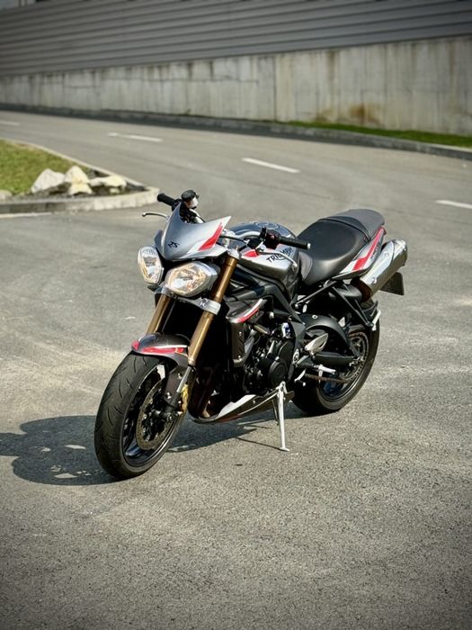 Triumph Street Triple R 675