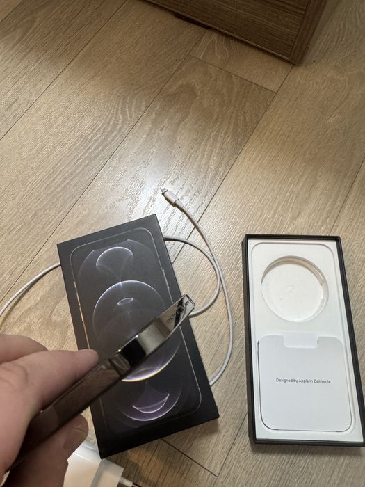 iPhone 12 Pro Max 256GB – Отличен – Пълен комплект