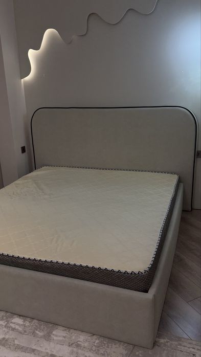 Продам кровать 200х220