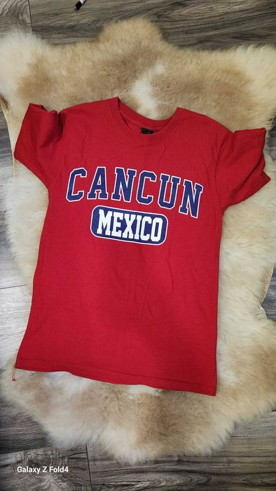 Мъжки тениски S размер