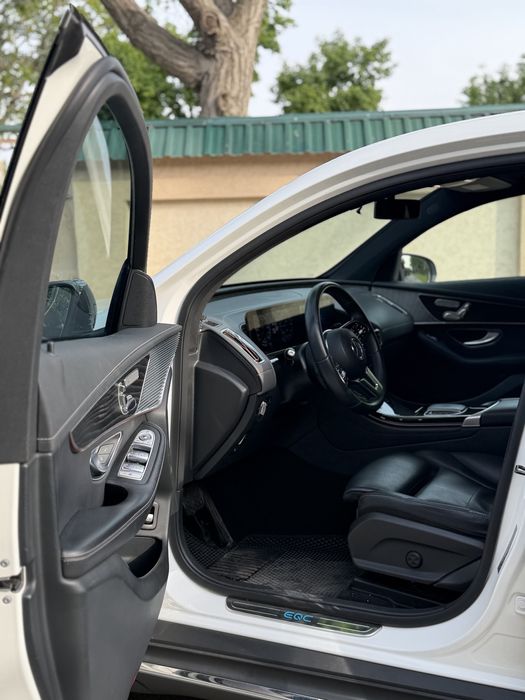 Arendaga mercedes eqc 400