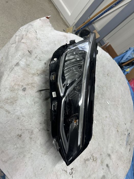 Far dreapta full led vw golf 8.cod:5h1941006.c.