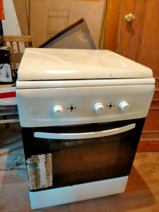 Продам газ плиту