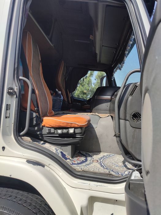 Вольво тягач прицепи билан сотилади