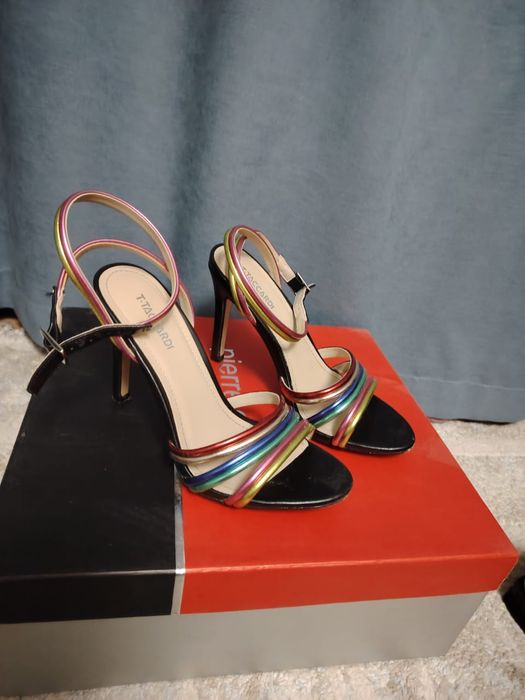 Продам туфли - босоножки