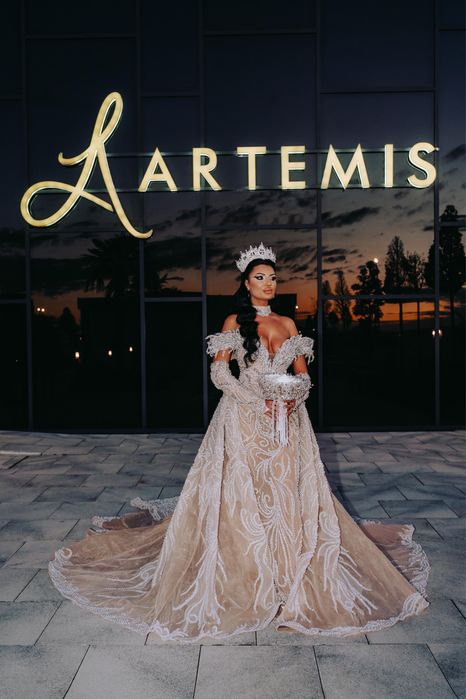 Vand Rochie de Mireasa Facuta la Comandă