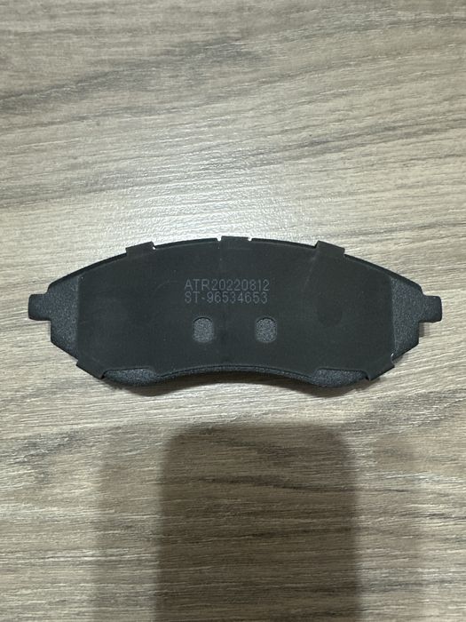 Тормозные колодки , новые.