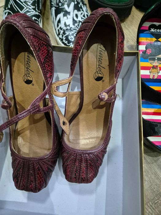 Обувки, летни, есенни, официални.