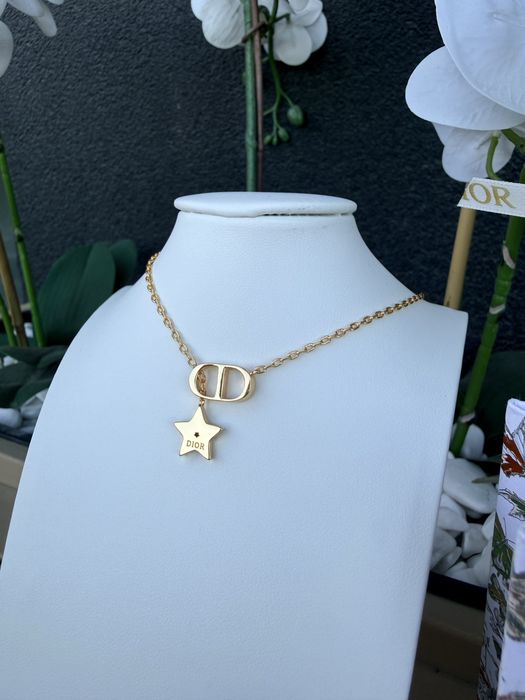 Lant Dior star.