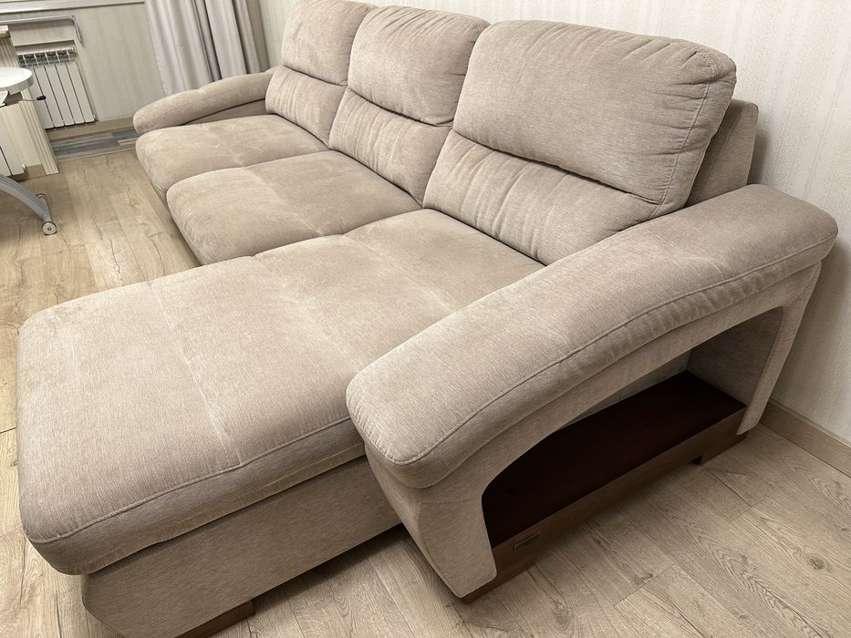 Продам Угловой мягкий диван б/у