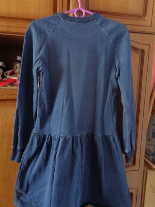 Vand rochie de blugi pt dama.