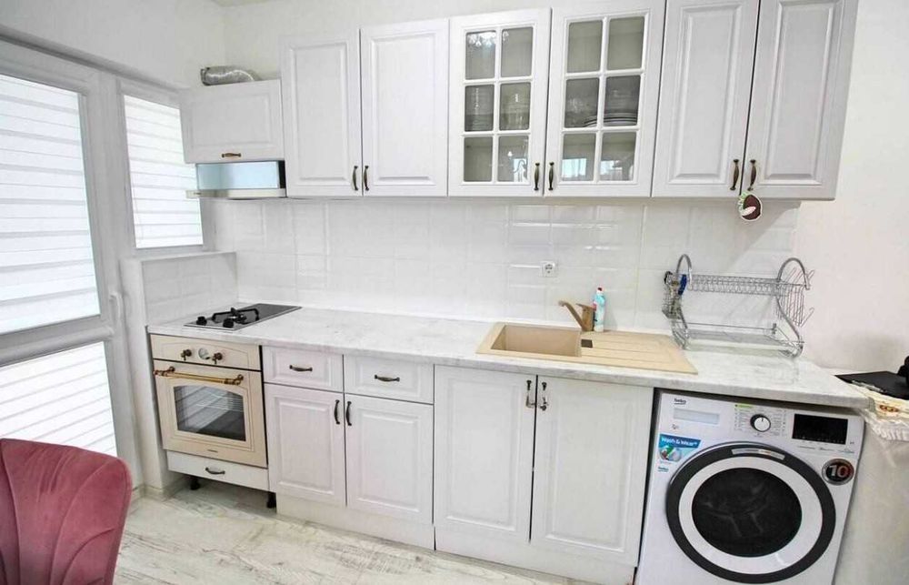 Дава се под наем Двустаен апартамент в Бургас, Зорница - 60 кв.м за 663 € - Снимка #2