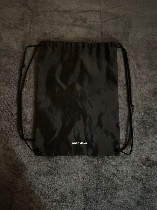 Мешка на BALENCIAGA bb