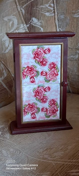 Две в едно-дървена кутия за ключове и декорация за стена