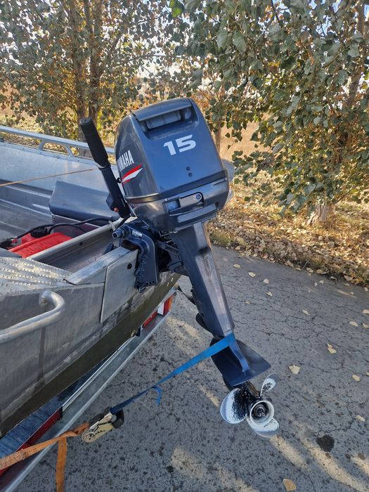 Продам лодку моторную