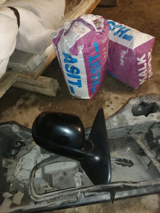Vând geam și macara dreapta spate și oglinda seat toledo nu