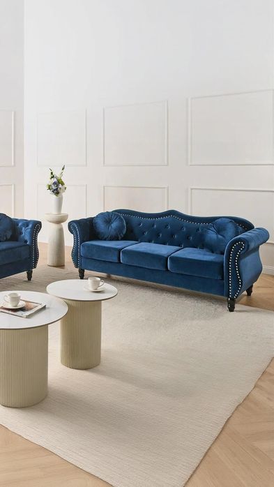 Canapea fixă, model Chesterfield