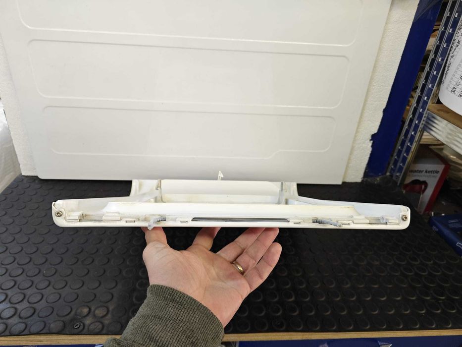 Hublou , usa , capac masina de spalat verticala Whirlpool seria AWE, cioc mobil /R8