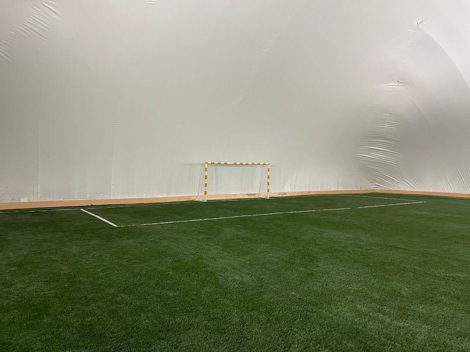 Крытое футбольное поле