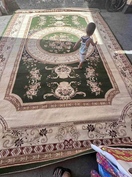 Продается ковер 6*4 метр. в хорошем состоянии. Гилам сотилади