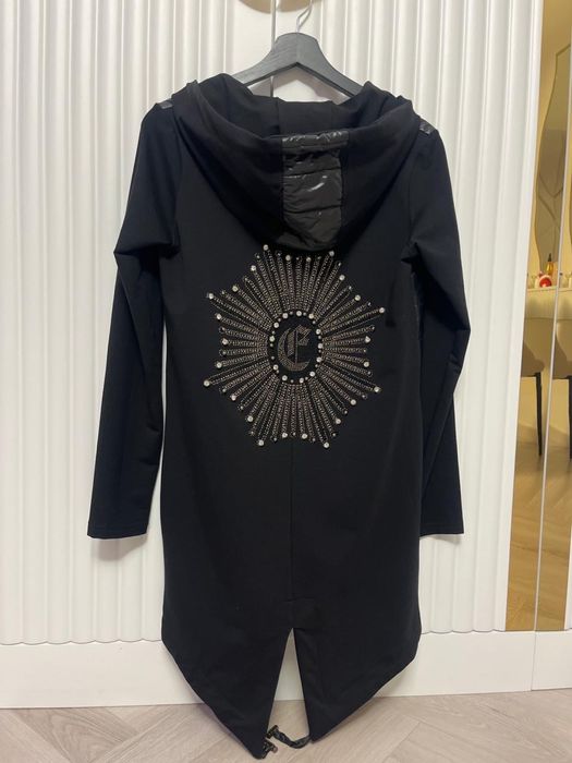 Продам куртку с капюшоном