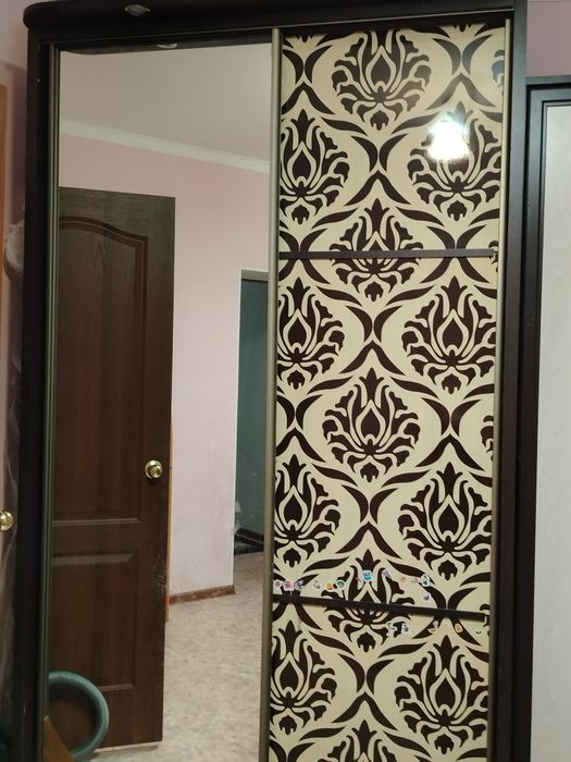 Срочно продам двухдверный шкаф ку