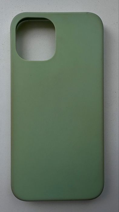 Отдам чехлы на iPhone 12