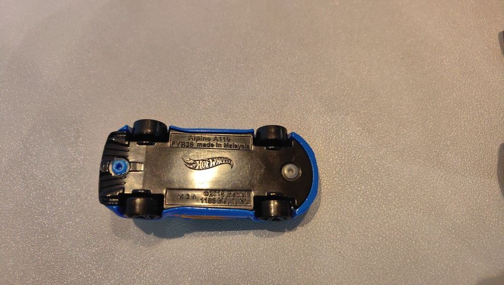 Машинки Hot weels