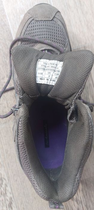 Продаю трекинговые ботинки