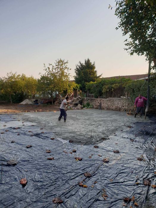 Услуги с багер, самосвал и строителна техника