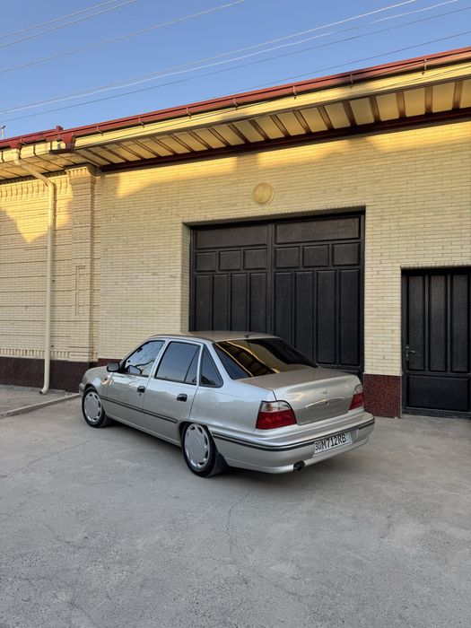 Nexia 1 2007 sotiladi