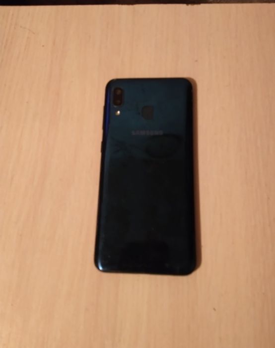 Продам Samsung galaxy a20