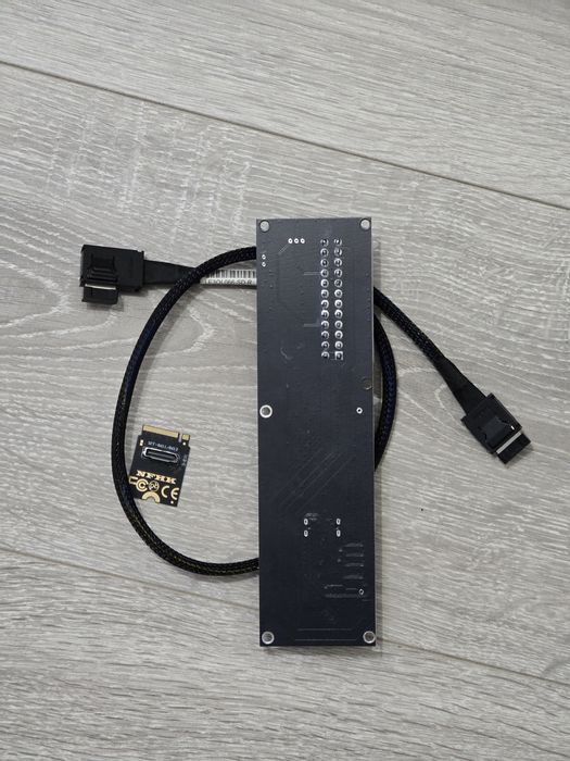 Adaptor Oculink SFF-8612 la PCIe 3.0/4.0 M.2 M-Key