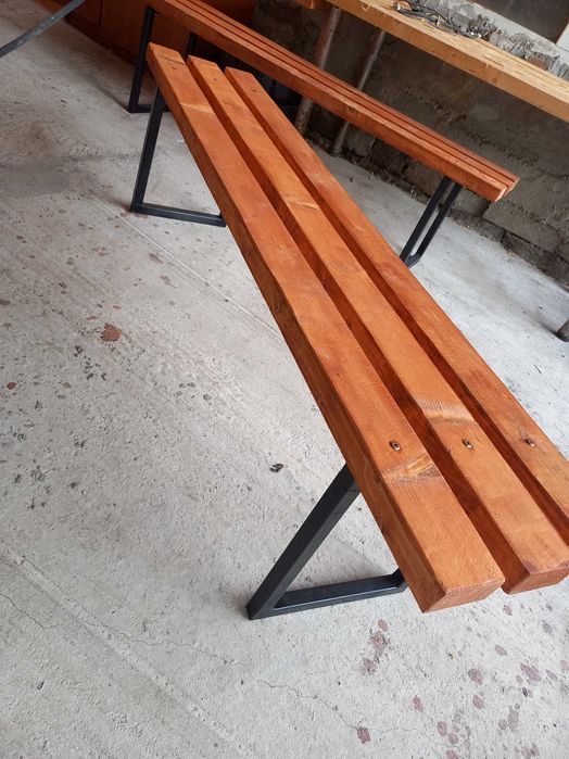 Băncuțe lucrate manual